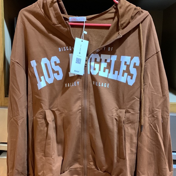 New with tags sweatshirt - Picture 2 of 2